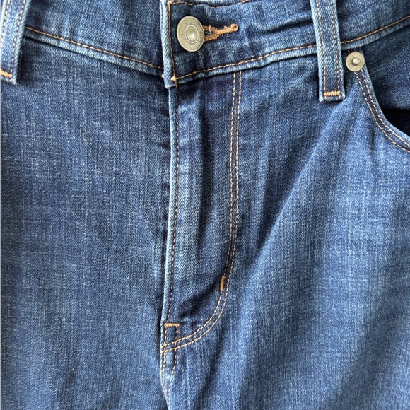 Levi Classic Bootcut Women Size 12 Dark Wash Denim Casual Teacher School - Picture 6 of 12